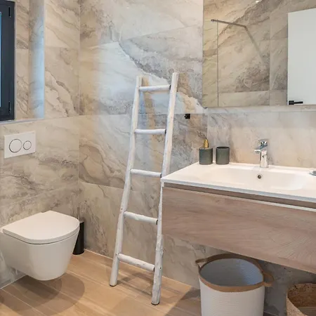 Villa Blue Pearl 10 Pers Piscine Chauffée 10 Minutes à Pieds