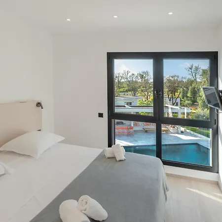 Blue Pearl 10 Pers Piscine Chauffée 10 Minutes à Pieds