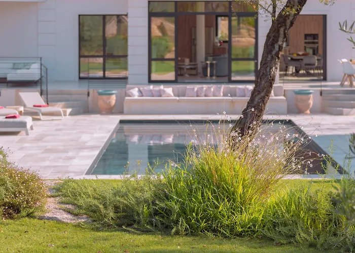 Blue Pearl 10 Pers Piscine Chauffee 10 Minutes A Pieds Vila