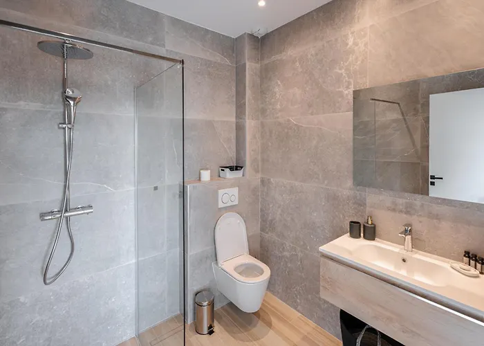 Blue Pearl 10 Pers Piscine Chauffee 10 Minutes A Pieds Vila